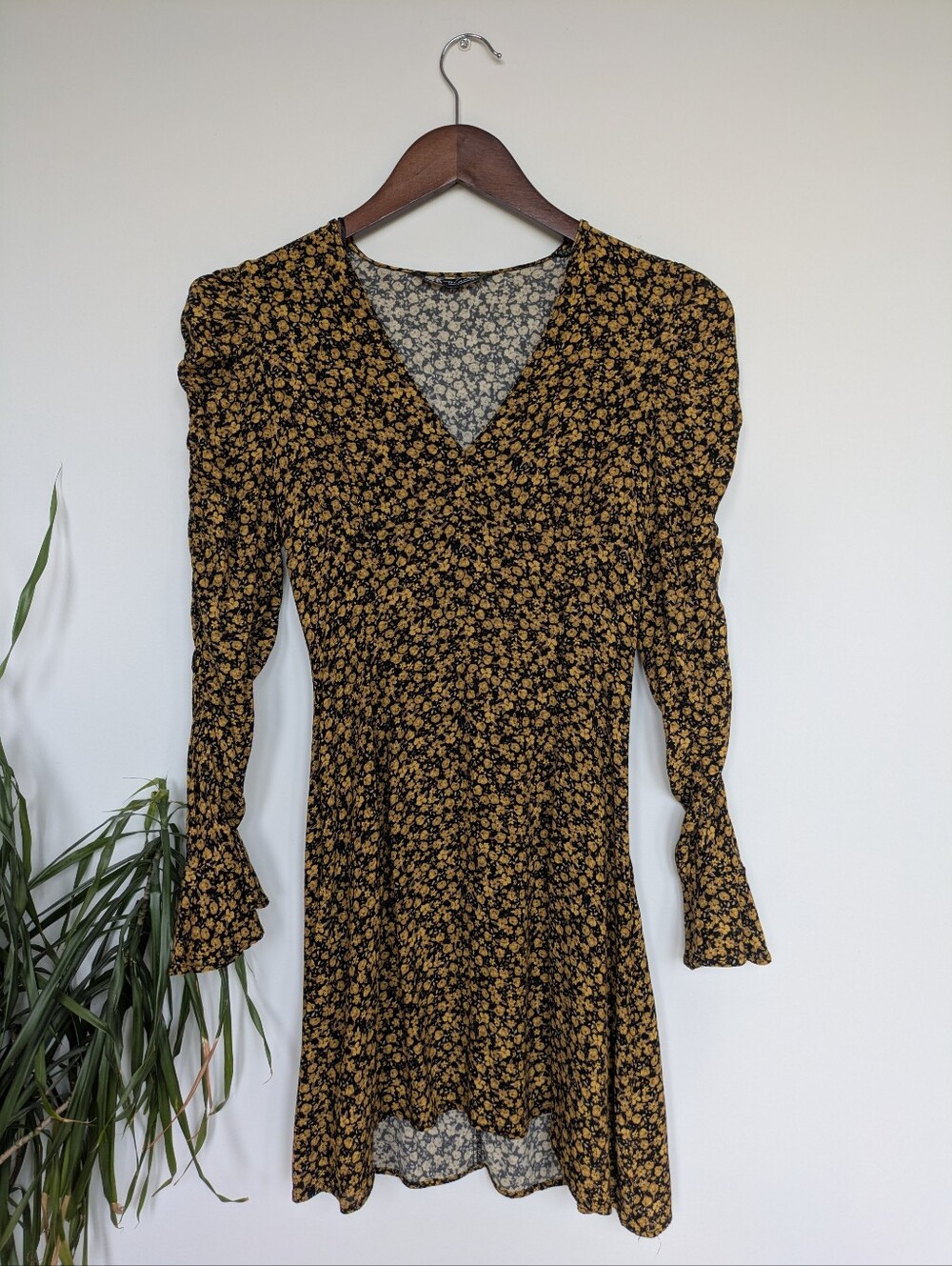 Zara Floral Dress Puff Sleeve Ruffle V-Neck Mini Dress Size XS